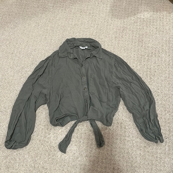 American Eagle Sage Green Cropped Tie Blouse - Picture 1 of 2